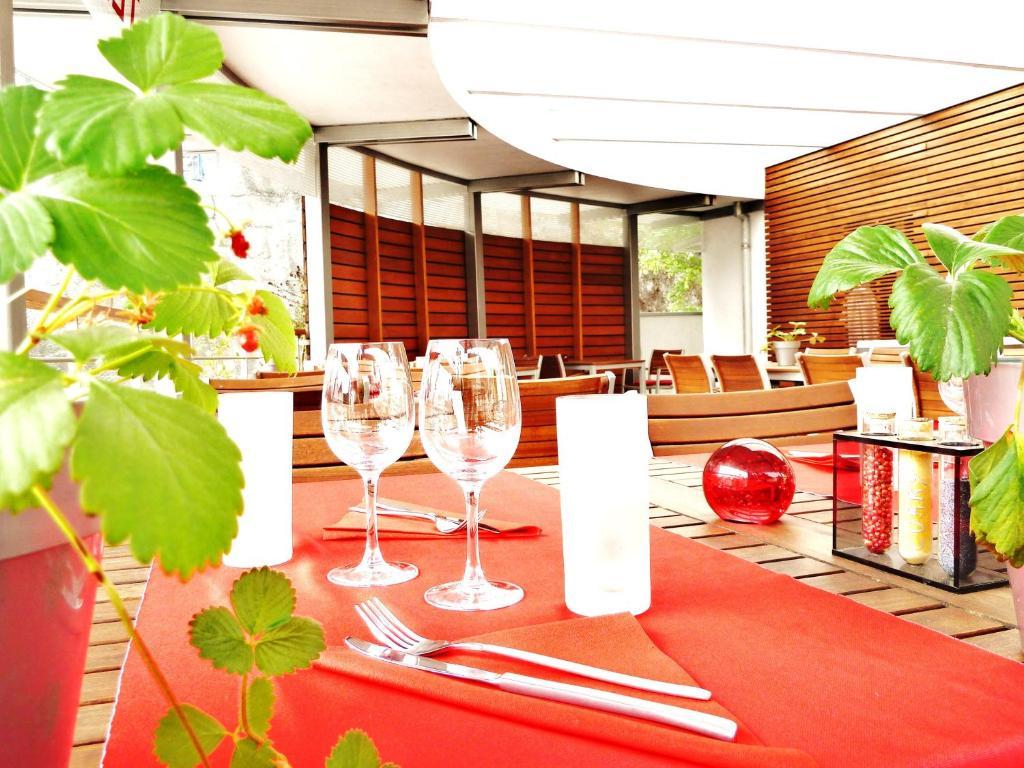 Logis Hotel Le France Villers-le-Lac Eksteriør billede